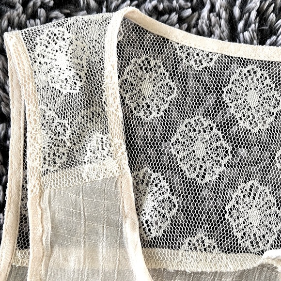 Off White Blouse - Picture 3 of 7